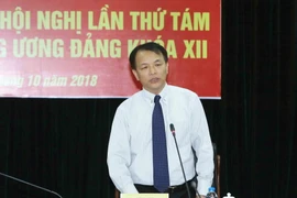 Ông Lê Quang Vĩnh, Phó Chánh Văn phòng Trung ương Đảng trả lời câu hỏi của các phóng viên. (Ảnh: Phương Hoa/TTXVN)