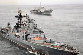 Tàu chống ngầm cỡ lớn Severomorsk của Nga. (Nguồn: The Sun)