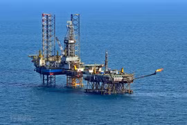 Giàn khoan của Liên doanh Vietsovpetro tại mỏ Bạch Hổ. (Ảnh: Huy Hùng/TTXVN)