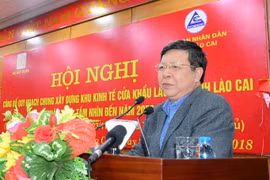 Ông Lê Ngọc Hưng, Phó Chủ tịch Ủy ban Nhân dân tỉnh Lào Cai phát biểu tại hội nghị. (Ảnh: Hương Thu/TTXVN)