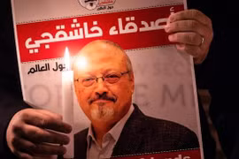 Thắp nến nguyện cầu cho nhà báo Khashoggi (Nguồn: AFP)