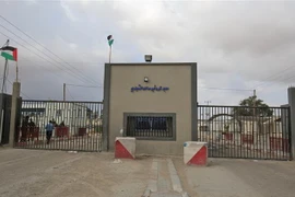 Cửa khẩu Kerem Shalom tại thị trấn Rafah, Dải Gaza. (Ảnh: AFP/TTXVN)