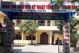 Thu hồi quyết định đuổi học 7 học sinh nói xấu thầy cô trên mạng 