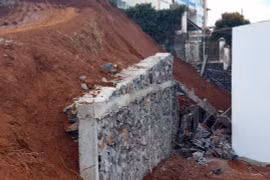 Hiện trường vụ tai nạn. (Ảnh: Hưng Thịnh/Vietnam+)