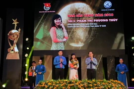 Trao Giải thưởng Quả Cầu Vàng năm 2018 cho các tài năng trẻ. (Ảnh: Xuân Dự/TTXVN)