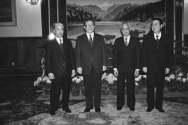 Tổng Bí thư Đảng Cộng sản Trung Quốc Giang Trạch Dân hội đàm với Tổng Bí thư Đỗ Mười, sáng 6/11/1991 tại Bắc Kinh. (Ảnh: Xuân Lâm/TTXVN)