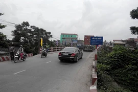 Đã dỡ bỏ biển hạn chế tải trọng trên gần 1.000 cây cầu