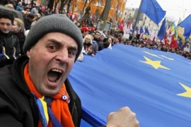 Đối lập Ukraine liên tục kêu gọi EU hỗ trợ tài chính 