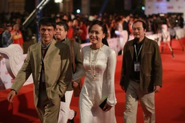 Những nụ cười rạng rỡ trên thảm đỏ Liên hoan phim quốc tế Hà Nội