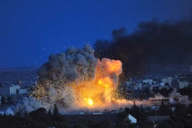 Mỹ thả vũ khí nhầm vào tay quân IS ở gần thị trấn Kobane