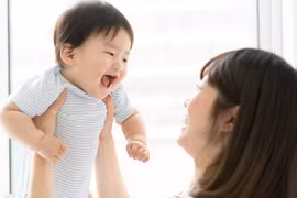 Similac nhận được sự tin tưởng của hàng triệu bà mẹ trên thế giới (Ảnh minh họa)