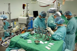 Bệnh viện đã thực hiện thành công hơn 10.000 ca mổ tim với kỹ thuật phức tạp. (Ảnh: TTXVN)
