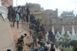 Ấn Độ điều máy bay cứu hộ tới khu vực động đất ở Nepal 