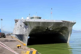 Tàu cao tốc USNS Millinocket cập cảng Tiên Sa. (Ảnh: Lê Lâm/Vietnam+)