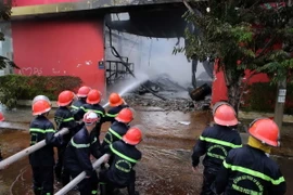 Hiện nguyên nhân vụ cháy đang được tiếp tục điều tra làm rõ. (Ảnh: Lê Lâm/Vietnam+)