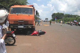 Ba chị em một nhà bị xe tải đâm chết trên đường đi chữa bệnh