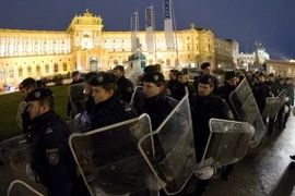 Châu Âu cam kết tăng cường hợp tác chống lực lượng thánh chiến 