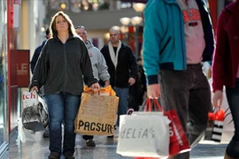 Mỹ: Doanh số bán lẻ giảm tháng thứ ba liên tiếp do thời tiết xấu