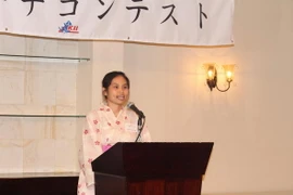 Một thực tập sinh tham gia vòng thi chung kết Cuộc thi hùng biện tiếng Nhật. (Ảnh: Hữu Thắng/Vietnam+)