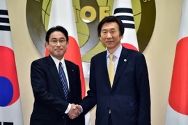 Hàn Quốc và Nhật Bản nhất trí giảm leo thang căng thẳng 