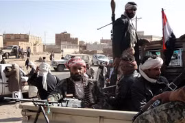 [Video] Al-Qaeda chiếm giữ doanh trại ở miền Nam Yemen 