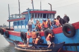 Cứu thêm bốn thuyền viên bị mất tích trên vùng biển Cà Mau 