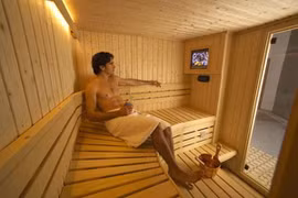 Ghé phòng xông hơi thường xuyên giúp nam giới kéo dài tuổi thọ
