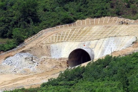 Dự án hầm đường bộ Phú Gia - Phước Tượng (Phú Lộc, Thừa Thiên-Huế). (Ảnh: TTXVN)