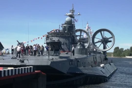 Tàu đổ bộ đệm khí cỡ nhỏ Evghenii Kocheskov