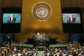 Tổng Thư ký Liên hợp quốc Ban Ki-moon phát biểu tại phiên toàn thể khóa họp Đại hội đồng Liên hợp quốc về phát triển bền vững ở New York ngày 25/9. (Ảnh: Reuter/TTXVN)