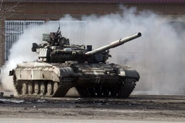 Ukraine ký hàng chục hợp đồng mua bán vũ khí tại IDEX 2015 