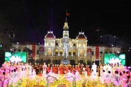 [Video] Chương trình nghệ thuật “Hồ Chí Minh đẹp nhất tên Người"