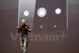 Ông Nguyễn Tử Quảng, Tổng Giám đốc Bkav khẳng định Bphone có nhiều tính năng mới lạ. (Ảnh: T.H/Vietnam+)