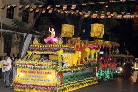 [Photo] Giáo hội Phật giáo Việt Nam tổ chức Đại lễ Phật đản 2015