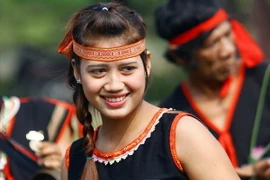 Những họa tiết độc đáo được trang trí trên trang phục của người Ba Na