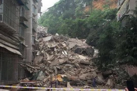 [Photo] Chung cư 9 tầng ở Trung Quốc bất ngờ đổ sập hoàn toàn