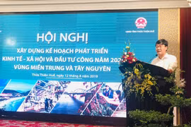 Thứ trưởng Bộ Kế hoạch Đầu tư Nguyễn Đức Trung phát biểu tại hội nghị. (Ảnh: Quốc Việt/TTXVN)