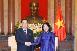 Phó Chủ tịch nước Đặng Thị Ngọc Thịnh đã tiếp Đoàn đại biểu cấp cao Tòa án Trung ương Triều Tiên do Chánh án Tòa án Trung ương Triều Tiên Kang Yun Sok làm trưởng đoàn. (Ảnh: Phương Hoa/TTXVN)