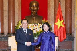 Phó Chủ tịch nước Đặng Thị Ngọc Thịnh đã tiếp Đoàn đại biểu cấp cao Tòa án Trung ương Triều Tiên do Chánh án Tòa án Trung ương Triều Tiên Kang Yun Sok làm trưởng đoàn. (Ảnh: Phương Hoa/TTXVN)