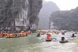Lễ hội thu hút rất đông du khách. (Ảnh: Ninh Đức Phương/TTXVN)