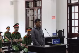 Với hành vi vận chuyển trái phép 30 bánh heroin, bị cáo Vàng A Súa bị tuyên phạt mức án tử hình. (Ảnh: Vũ Hà/TTXVN)