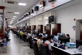 Hệ thống trang thiết bị hiện đại tại một trung tâm hành chính công. (Ảnh: Bùi Giang/TTXVN)