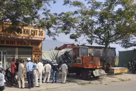 Đà Nẵng tháo dỡ nhiều kiốt chào bán bất động sản trái phép