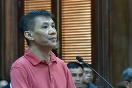 Bị cáo Nguyen Michael Phuong Minh bị tuyên án 12 năm tù về tội 'Hoạt động nhằm lật đổ chính quyền nhân dân.' (Ảnh: Thành Chung/TTXVN)