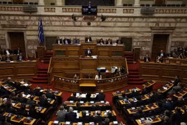Thủ tướng Hy Lạp Alexis Tsipras phát biểu tại phiên họp Quốc hội ở thủ đô Athens ngày 16/1/2019. (Ảnh: THX/TTXVN)