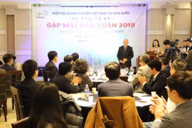 Quang cảnh buổi gặp mặt. (Ảnh: Hữu Tuyên/Vietnam+)