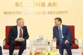 Đại tướng Tô Lâm, Bộ trưởng Bộ Công an tiếp ngài Ted Osius, Phó Chủ tịch Chính sách công và Quan hệ Chính phủ của Google tại châu Á-Thái Bình Dương. (Ảnh: Doãn Tấn/TTXVN)