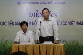 Ông Dương Hoa Xô, Đại diện Hiệp hội nông nghiệp hữu cơ Việt Nam phát biểu tại diễn đàn. (Ảnh: Xuân Anh/ TTXVN)