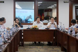 Ban Tổ chức thông tin tới với báo chí về các nội dung của Giải thưởng. (Ảnh: Tiến Lực/TTXVN)