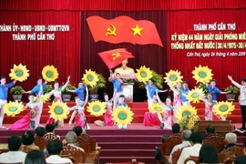Chương trình nghệ thuật chào mừng. (Ảnh: Trọng Đức/TTXVN)